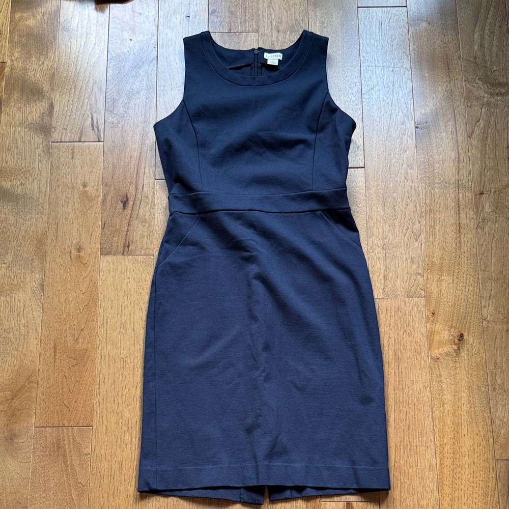 Elegant Navy Sleeveless Dress